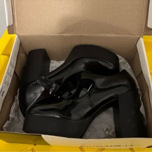 NEW Madden Girl Black Patent Leather Mary Jane Platform Heels (Size 6.5)